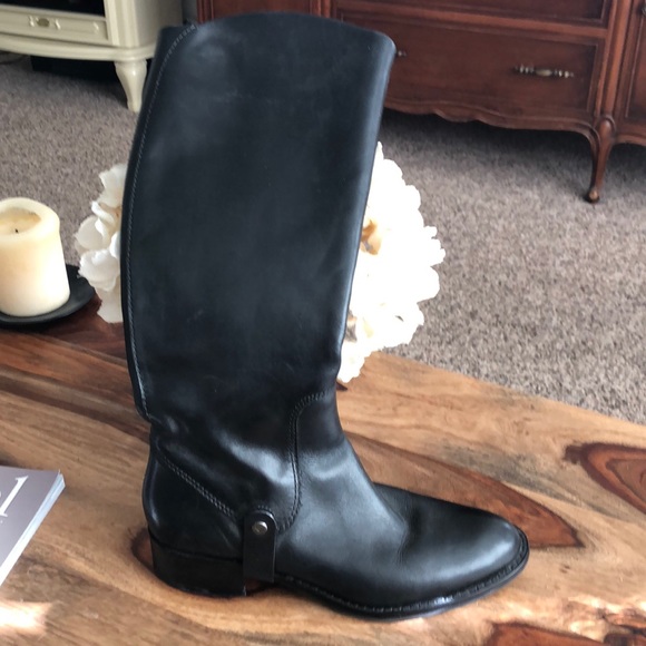 Boots - Picture 3 of 4